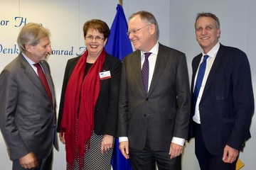 Die Delegation aus Niedersachsen mit Johannes Hahn, EU-Kommissar für die Europäische Nachbarschaftspolitik und Erweiterungsverhandlungen