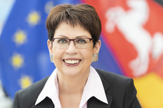 Ministerin Birgit Honé