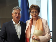 Europaministerin Birgit Honé mit ihrem Stellvertreter im AdR Clemens Lammerskitten