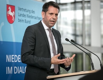 Wirtschaftsminister Olaf Lies bei seinem einführenden Referat