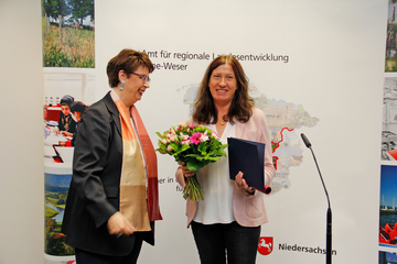 Ministerin Birgit Honé und Karin Beckmann