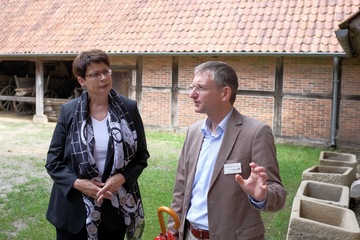 Ministerin Birgit Honé besucht das Museumsdorf Cloppenburg