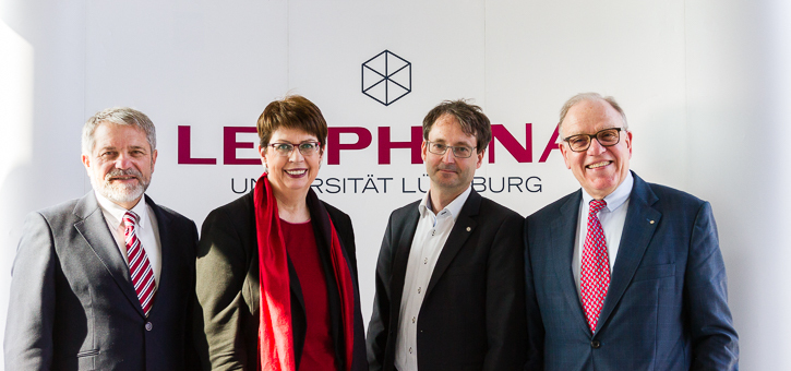 v.l.: Ulrich Mädge, Oberbürgermeister der Stadt Lüneburg; Birgit Honé, Staatssekretärin; Prof. Dr. Markus Reihlen, Vizepräsident an der Leuphana Universität; Wolfgang Bülow, Geschäftsführer Bionic Production AG