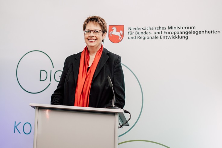 Ministerin Birgit Honé