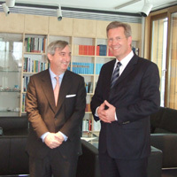 Botschafter de Mazarredo mit Ministerpräsident Wulff im Raum Leibniz