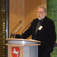 Prof. Dr. Aloys Berg von peb bei seiner Begrüßungsansprache